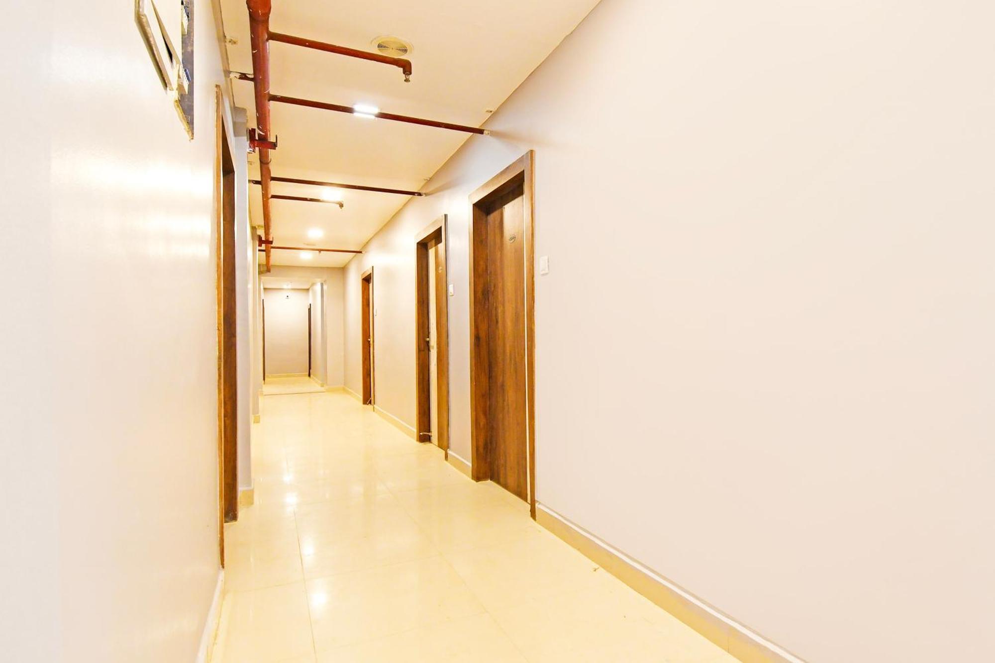 ホテル Super Townhouse Mancheswar Industrial Estate ブバネーシュワル エクステリア 写真