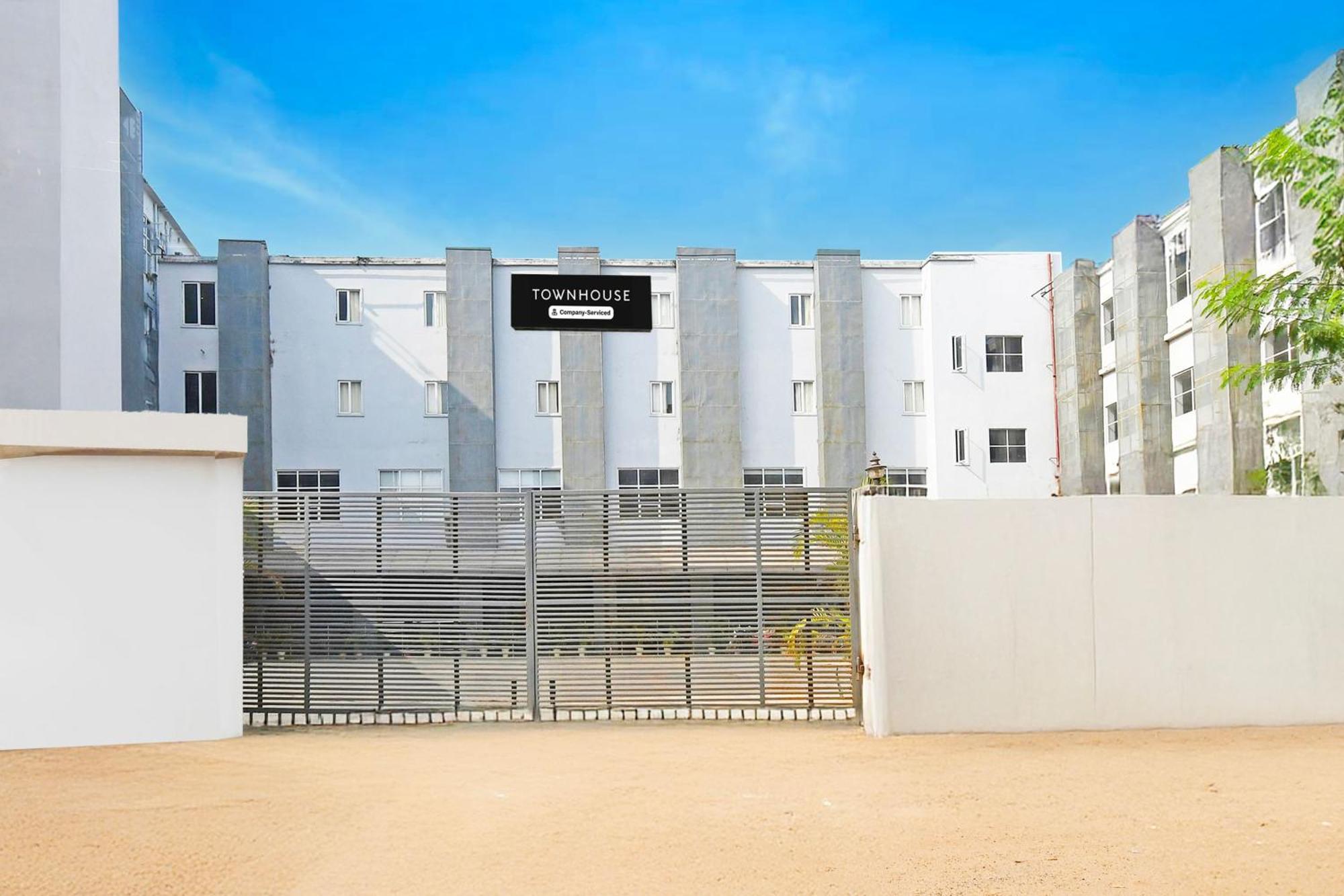 ホテル Super Townhouse Mancheswar Industrial Estate ブバネーシュワル エクステリア 写真