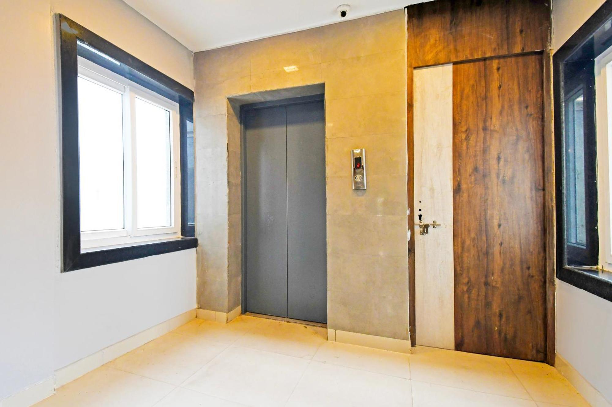 ホテル Super Townhouse Mancheswar Industrial Estate ブバネーシュワル エクステリア 写真